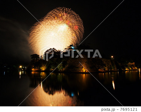 今治城に花火 今治城に花火 7695121