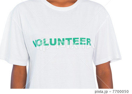 Woman wearing volunteer tshirt 7700050