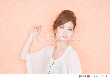 若い女性(夏) 若い女性(夏) 7709701