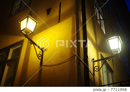 Old fashioned lantern Old fashioned lantern 7711998