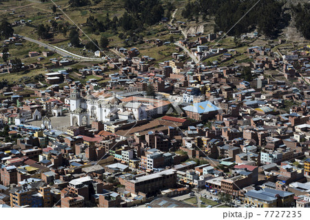 カテドラルとコパカバーナの町並み 7727235