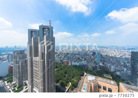 【超広角】東京都庁と青空 【超広角】東京都庁と青空 7730275