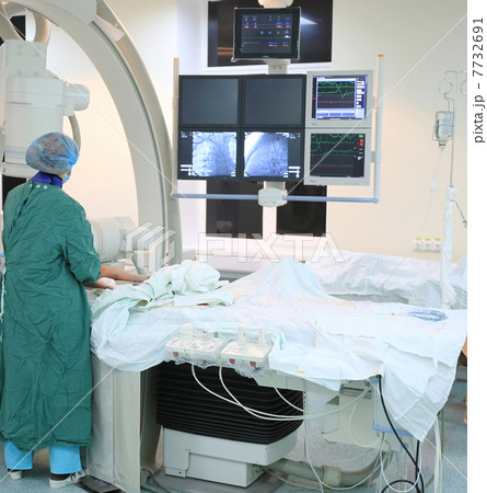 operation in hospital 7732691
