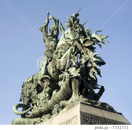 The statue of St. George and the Dragon 7732721