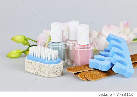 Pedicure accessories and tools 7733116