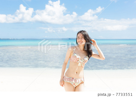 水着姿の女性 水着姿の女性 7733551