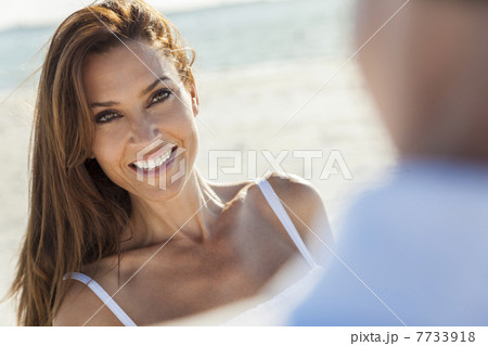 Middle Aged Man Woman Couple At Beach Middle Aged Man Woman Couple At Beach 7733918