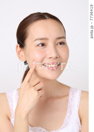 素肌の弾力 7736419