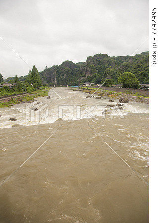 増水して沈んでしまった沈み橋 増水して沈んでしまった沈み橋 7742495