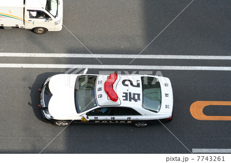 パトカー走行シーン パトカー走行シーン 7743261
