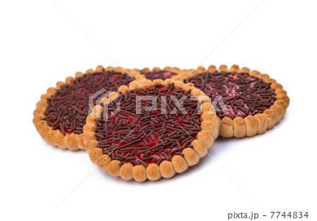 biscuits with jam isolated 7744834
