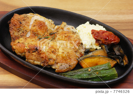 おいしいグリルチキンと野菜 7746326