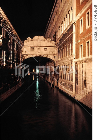 ヴェネツィアの夜景 7746669