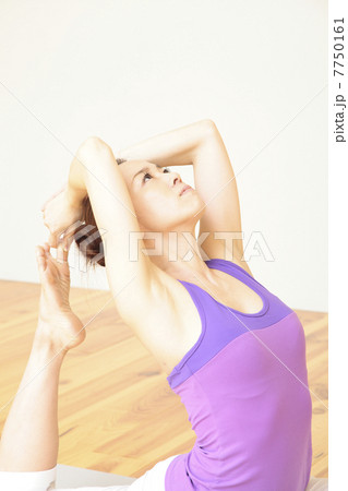 ヨガ、女性、ヨガのポーズ 7750161