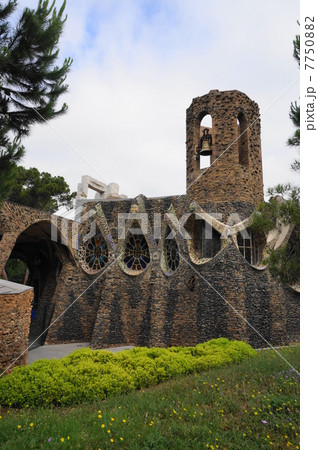 ガウディ作のコロニア・グエル 7750882