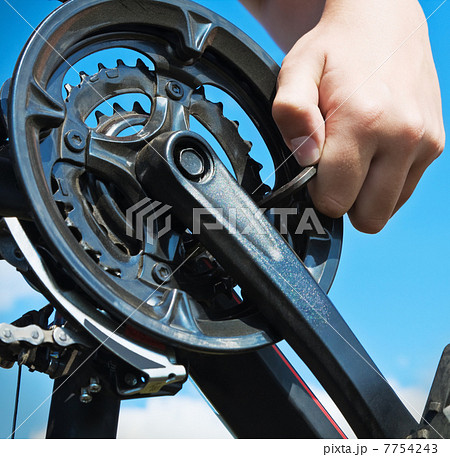 repairs bicycle repairs bicycle 7754243