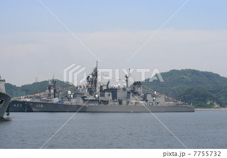 満艦飾に彩られた護衛艦 7755732