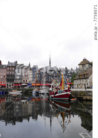 オンフルール　Honfleur　旧港　旧総督の家　Liutenance 7756071