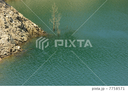 ダム湖風景 ダム湖風景 7758571