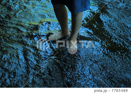 渓流 裸足 素足 渓流 裸足 素足 7765489
