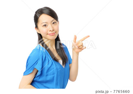 指差す女の子 指差す女の子 7765660