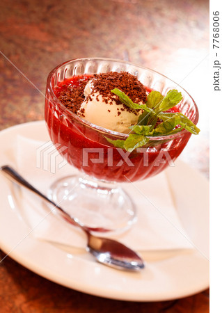 summer strawberry dessert 7768006