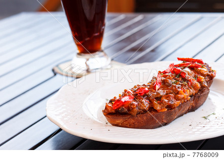 toast with roasted vegetables 7768009
