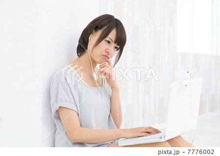 若い女性 7776002