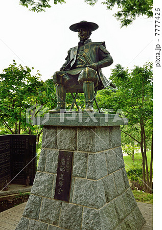 八戸散歩・八戸藩初代藩主南部直房公像 三八城公園 八戸散歩・八戸藩初代藩主南部直房公像 三八城公園 7777426