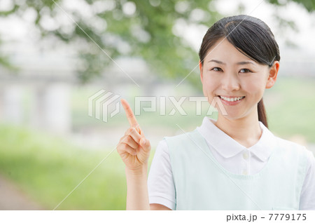 介護士・ヘルパーの女性　 7779175