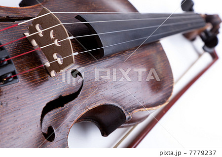 Old violin 7779237