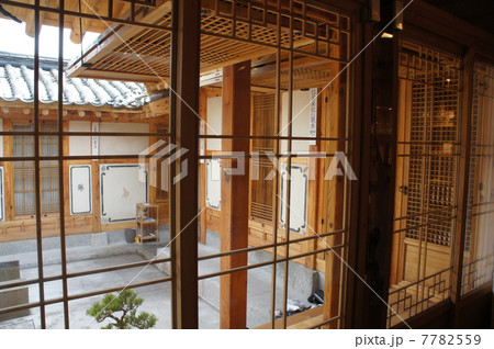 韓国　ソウル　北村韓屋村 7782559