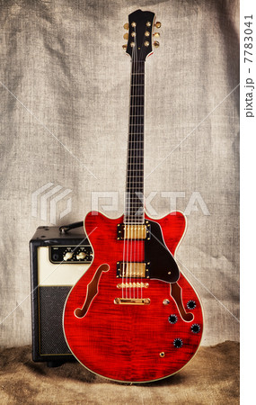 Semi-Hollow Guitar and Amplifier 7783041
