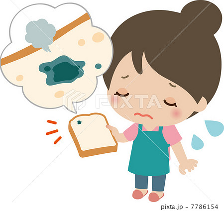 食パンに生えたカビを見て落ち込む女性 7786154