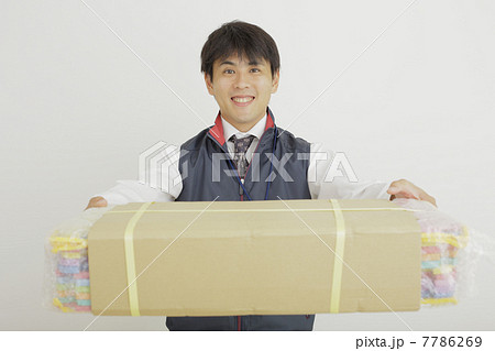 量販店店員 7786269