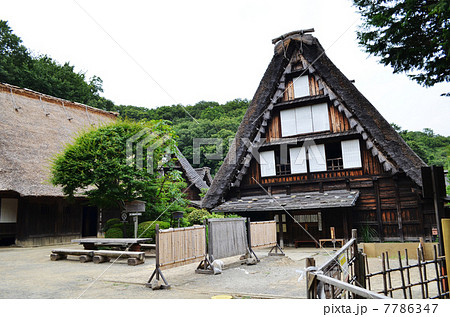 生田緑地内、合掌造りの建物　2013.07.20 7786347