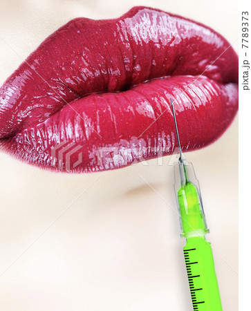 Beauty injection. Vertical composition. 7789373