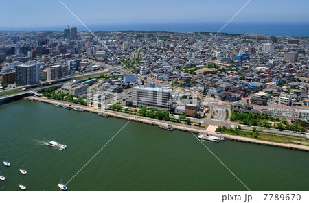 信濃川と新潟島市街 7789670