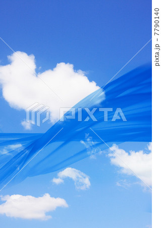 布と青空 7790140