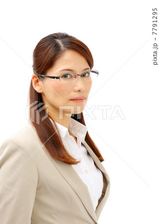 眼鏡をかけた女性 眼鏡をかけた女性 7791295