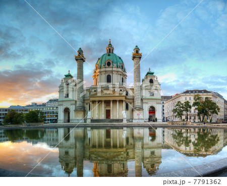 Karlskirche in Vienna, Austria 7791362