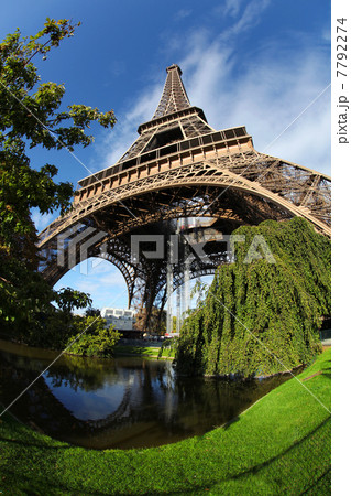 Eiffel Tower in Paris, France Eiffel Tower in Paris, France 7792274