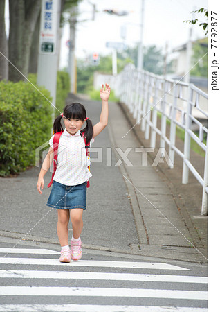 小学校一年生の女の子の写真素材