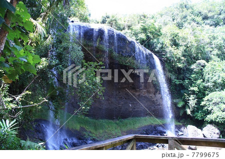 ガラスマオの滝 7799675