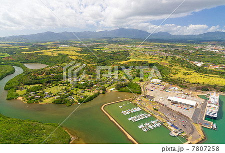 ハワイ　カウアイ島　ナウィリウィリ湾　空撮 7807258