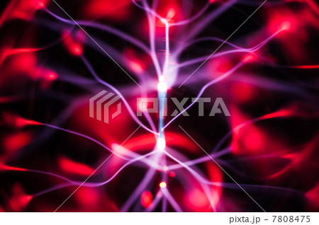 Plasma ball: beams and traces in the dark 7808475
