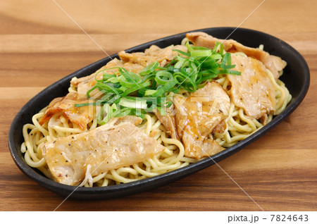 おいしい豚カルビ塩やきそば おいしい豚カルビ塩やきそば 7824643