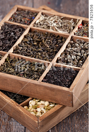 assortment of dry tea 7825656
