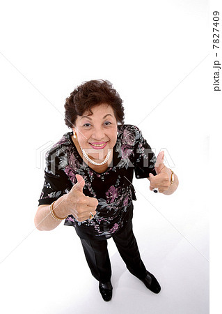 Portrait of senior woman Portrait of senior woman 7827409