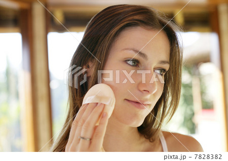 Portrait of young woman Portrait of young woman 7828382